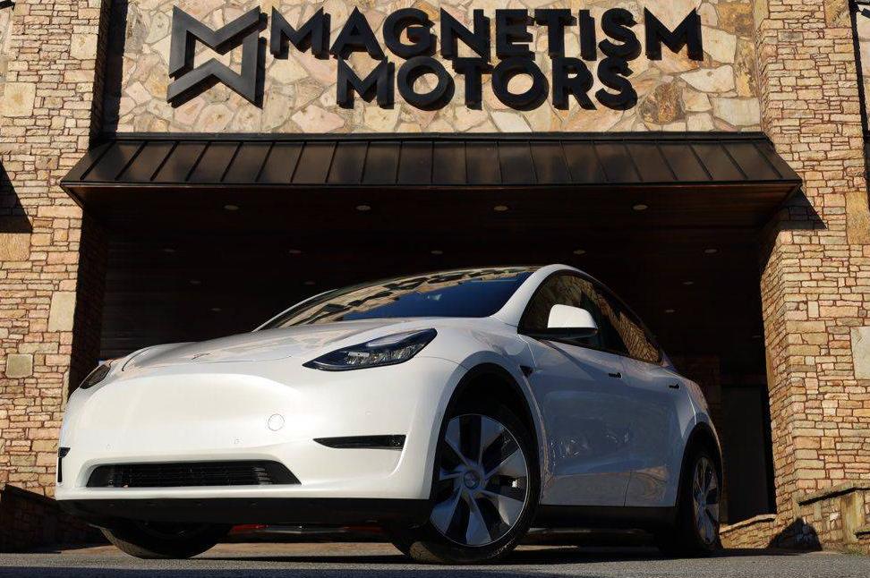 TESLA MODEL Y 2022 7SAYGDEE5NF366235 image